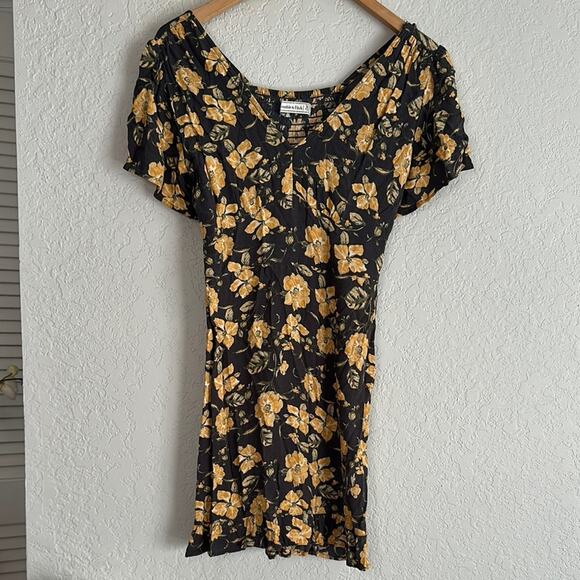 Abercrombie & Fitch Mini Dress Floral Y2K Rayon Grey Gold Smocked Boho XS - Picture 1 of 6